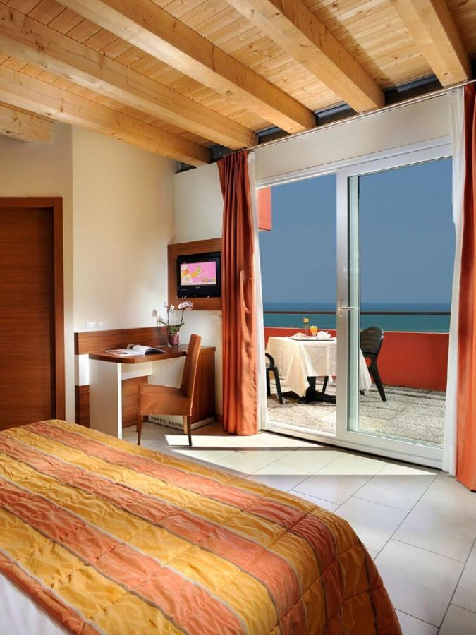 Hotel Bembo Bibione Eksteriør billede