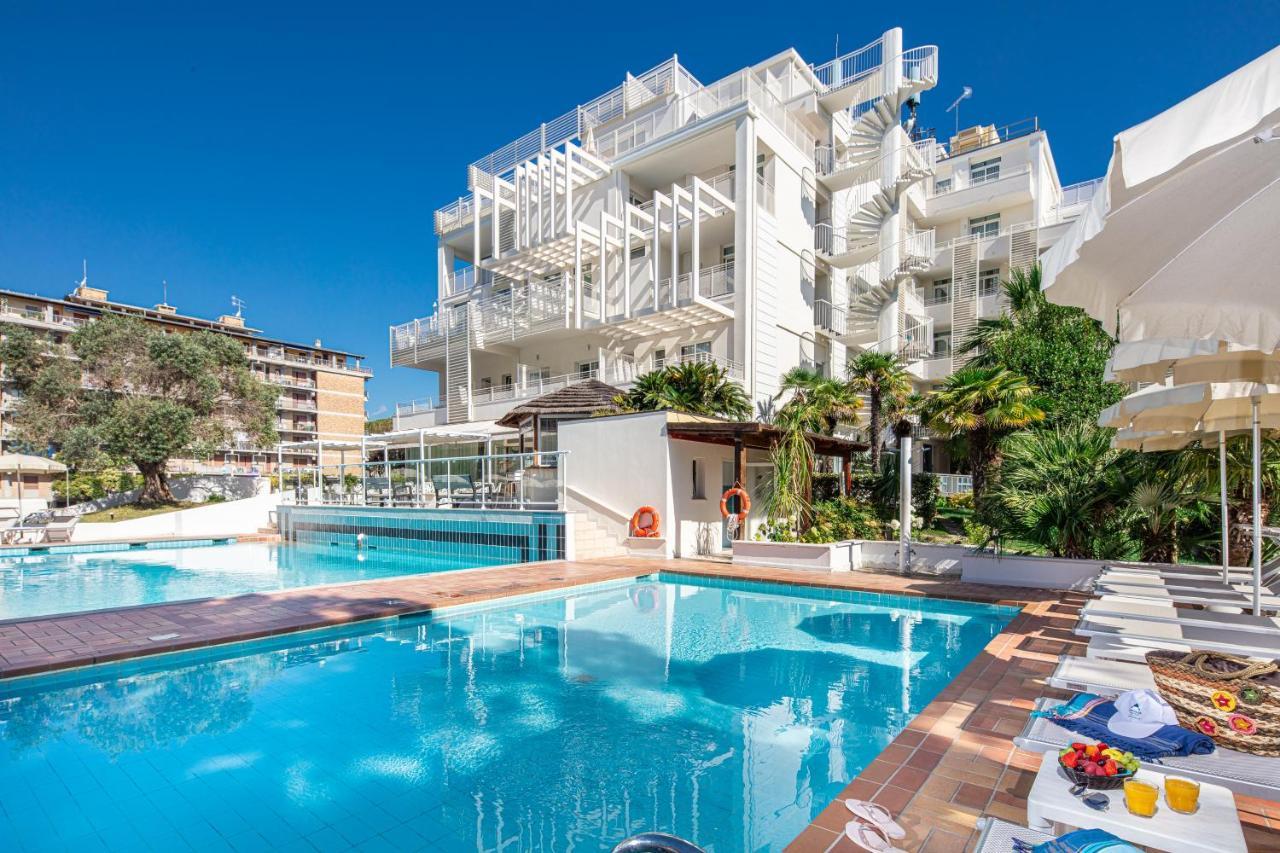 Hotel Bembo Bibione Eksteriør billede