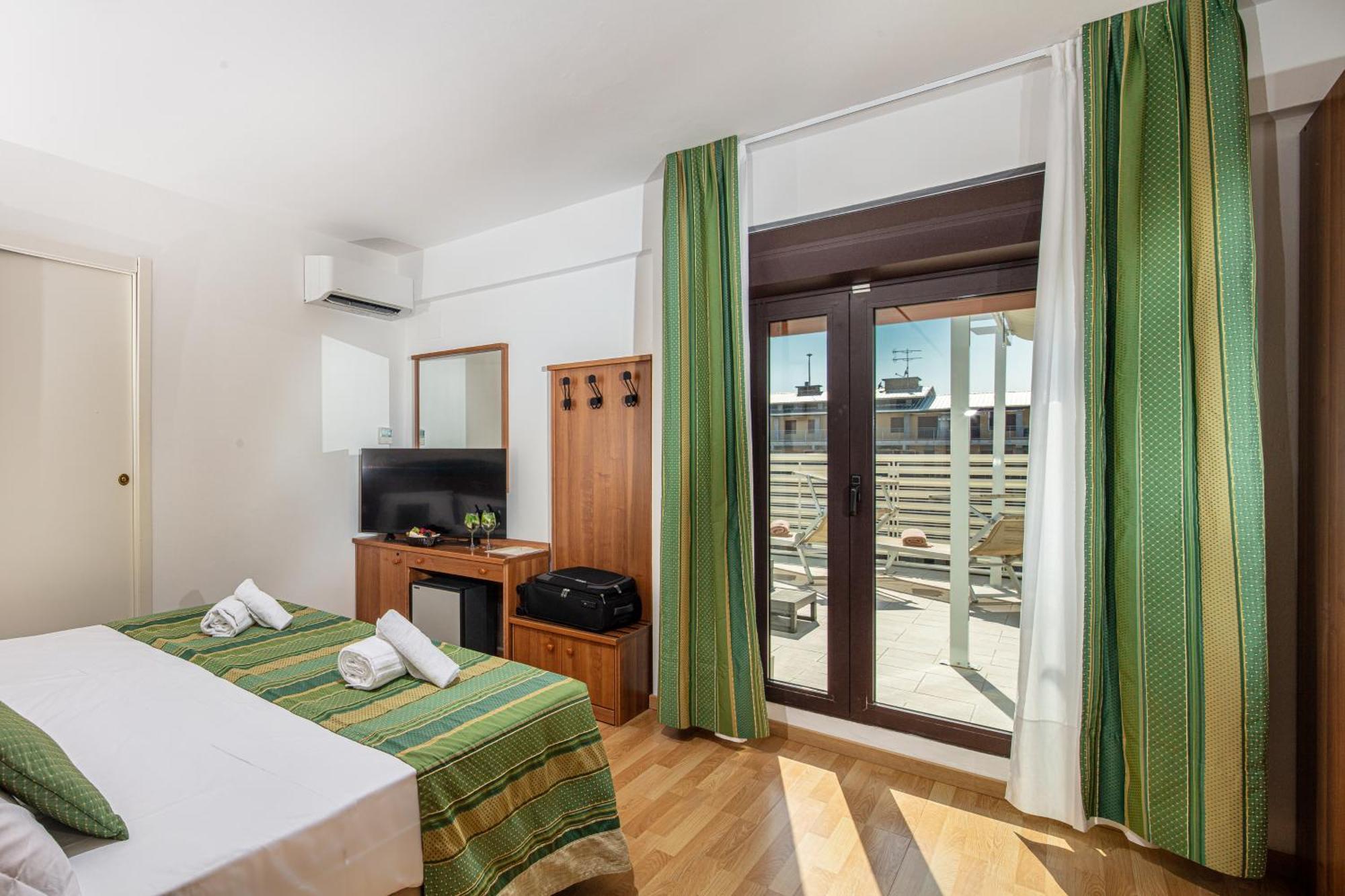 Hotel Bembo Bibione Eksteriør billede