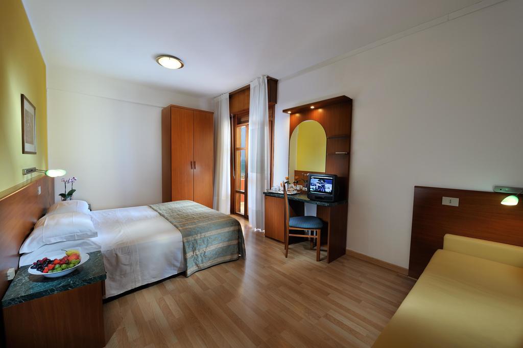 Hotel Bembo Bibione Eksteriør billede